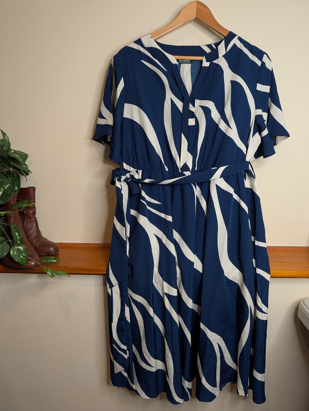 BloomChic Navy White Abstract Print Belted Midi Dress Plus Size 14-16